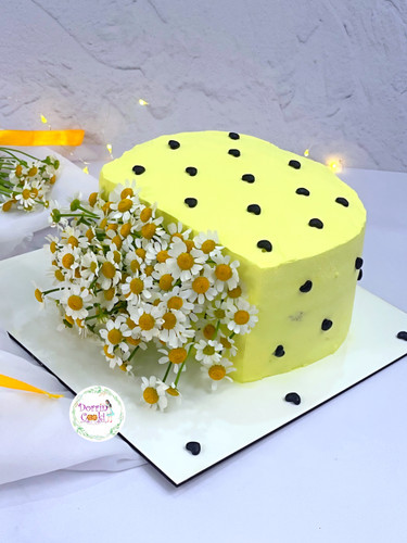 کیک گلدان بابونه